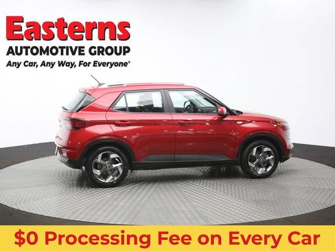 Used 2023 Hyundai Venue Limited FWD image 45