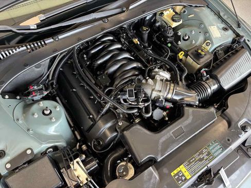 Used 2004 Lincoln LS RWD image 28