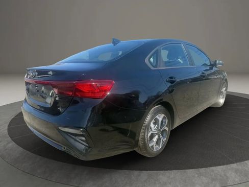 Used 2021 Kia Forte LXS FWD image 5