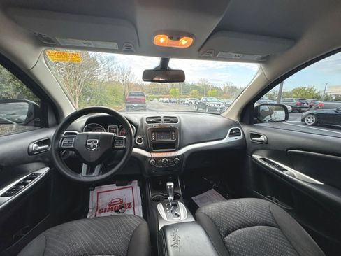 Used 2018 Dodge Journey SE FWD image 12