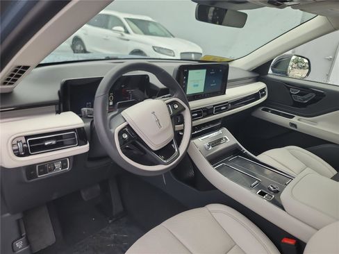 New 2026 Lincoln Aviator 2WD image 12