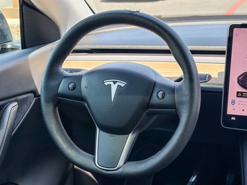 Used 2022 Tesla Model Y Performance AWD/4WD image 14