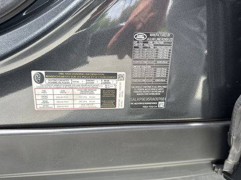 Used 2024 Land Rover Range Rover SE AWD/4WD image 8