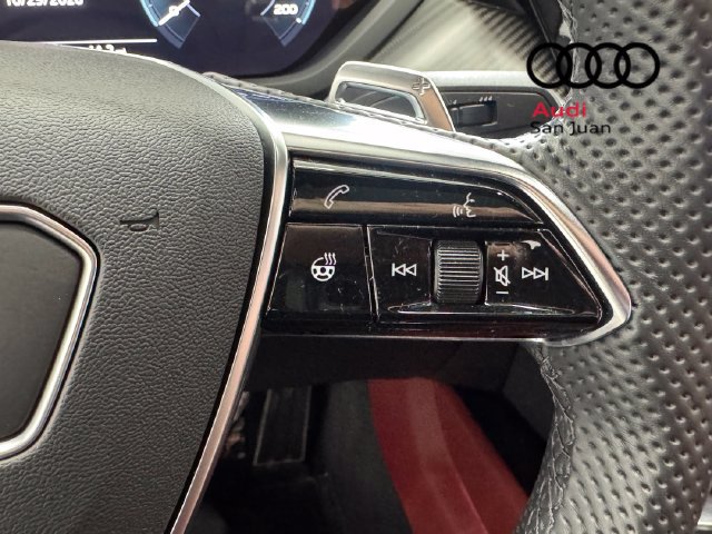 Used 2022 Audi RS e-tron GT w/ Carbon Performance Package AWD/4WD image 23
