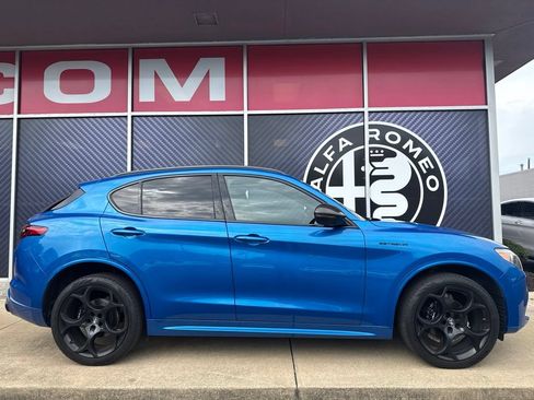 Used 2023 Alfa Romeo Stelvio Estrema AWD/4WD image 4