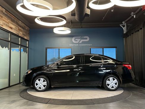 Used 2018 Nissan Sentra S FWD image 6