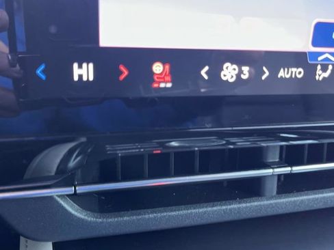 Used 2024 Lincoln Nautilus Reserve image 42