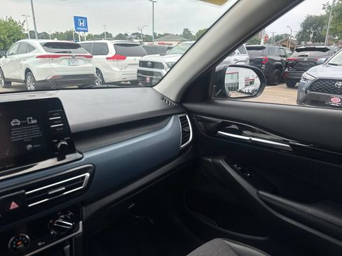 Used 2021 Kia Seltos S AWD/4WD image 28