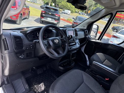Used 2025 RAM ProMaster 2500 w/ U-Haul Equipment Group FWD image 10