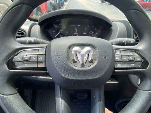 Used 2025 RAM ProMaster 2500 w/ Convenience Group FWD image 17