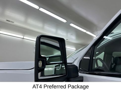 Used 2025 GMC Sierra 2500 AT4 w/ AT4 Premium Plus Package AWD/4WD image 18