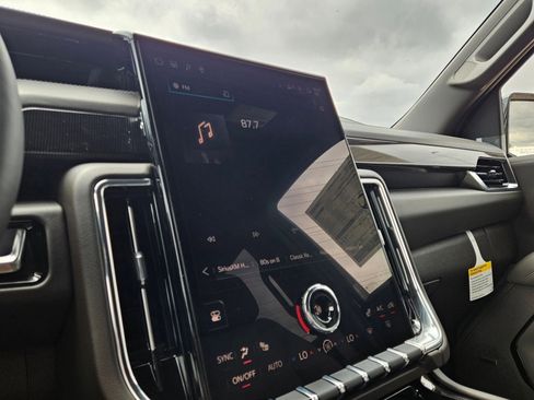 New 2026 GMC Yukon Elevation image 18