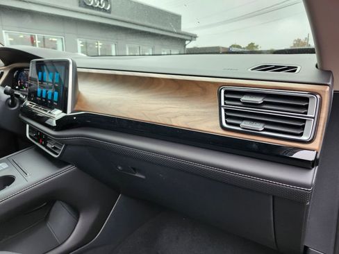 New 2026 Volkswagen Atlas SE image 18