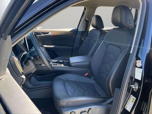 Used 2024 Volkswagen Atlas SE image 22