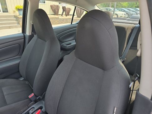 Used 2016 Nissan Versa S FWD image 16