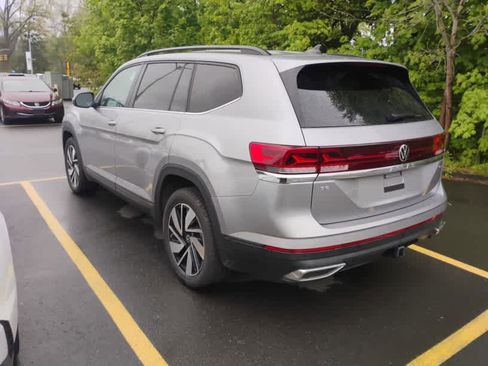 Used 2025 Volkswagen Atlas SE AWD/4WD image 5