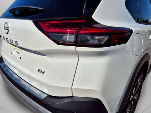 Certified 2023 Nissan Rogue SV FWD image 35