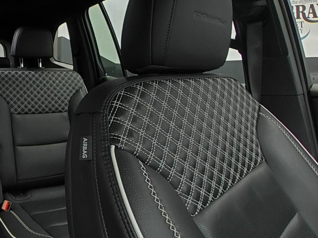 Used 2025 GMC Acadia Denali w/ LPO, Floor Liner Package FWD image 11