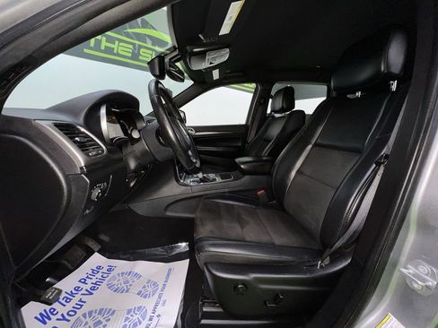 Used 2020 Jeep Grand Cherokee Altitude AWD/4WD image 17