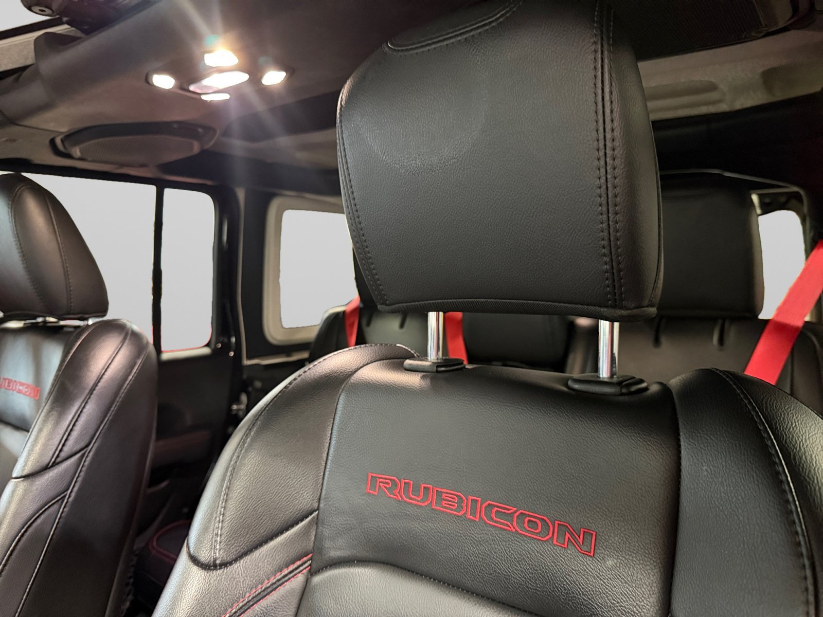 Used 2020 Jeep Wrangler Unlimited Rubicon w/ Quick Order Package 28Y Recon AWD/4WD image 39