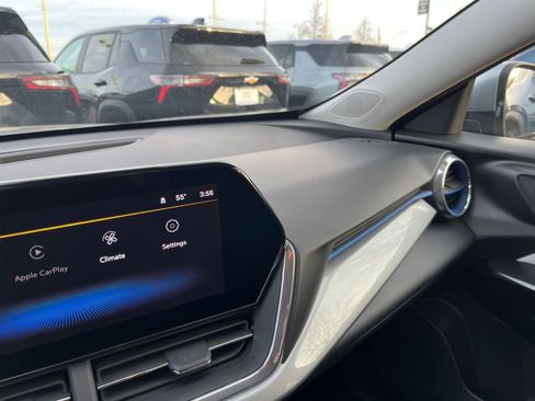 Used 2025 Chevrolet Trax LT image 33