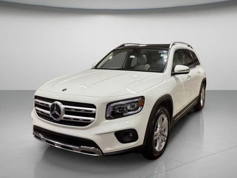 Used 2022 Mercedes-Benz GLB 250 4MATIC w/ Premium Package Lite image 8