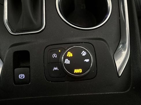 Used 2023 Chevrolet Traverse LT w/ LPO, Floor Liner Package AWD/4WD image 39