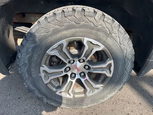 Used 2019 GMC Sierra 1500 SLT image 35