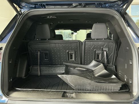 Used 2023 Chevrolet Traverse LT FWD image 26