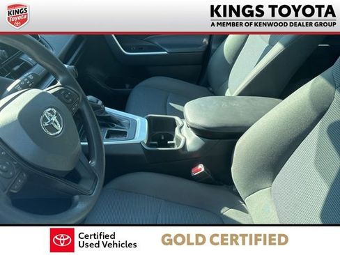 Used 2023 Toyota RAV4 LE FWD image 10