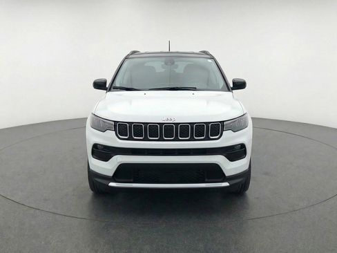 Used 2025 Jeep Compass Limited AWD/4WD image 2