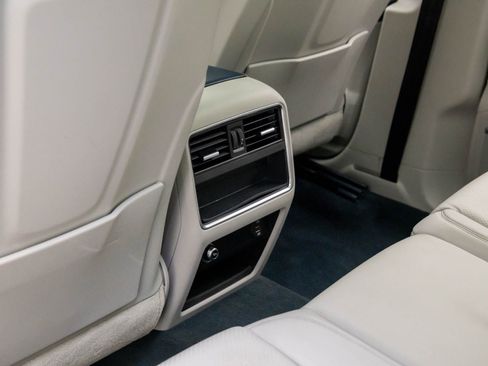 Used 2019 Porsche Cayenne image 18