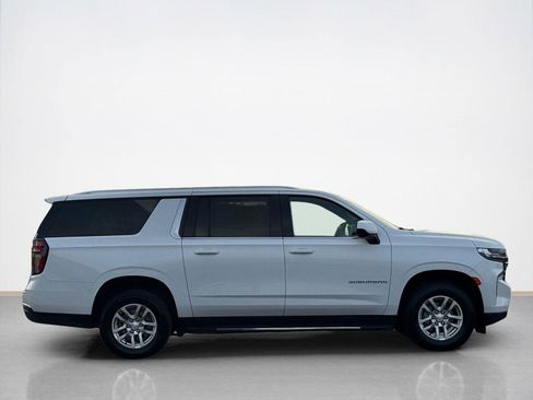 Used 2024 Chevrolet Suburban LT image 9