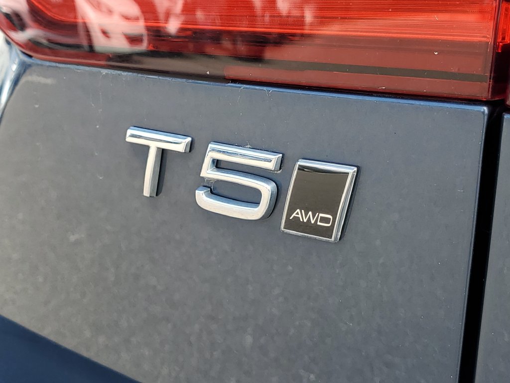 Used 2020 Volvo V60 T5 Cross Country AWD/4WD image 7