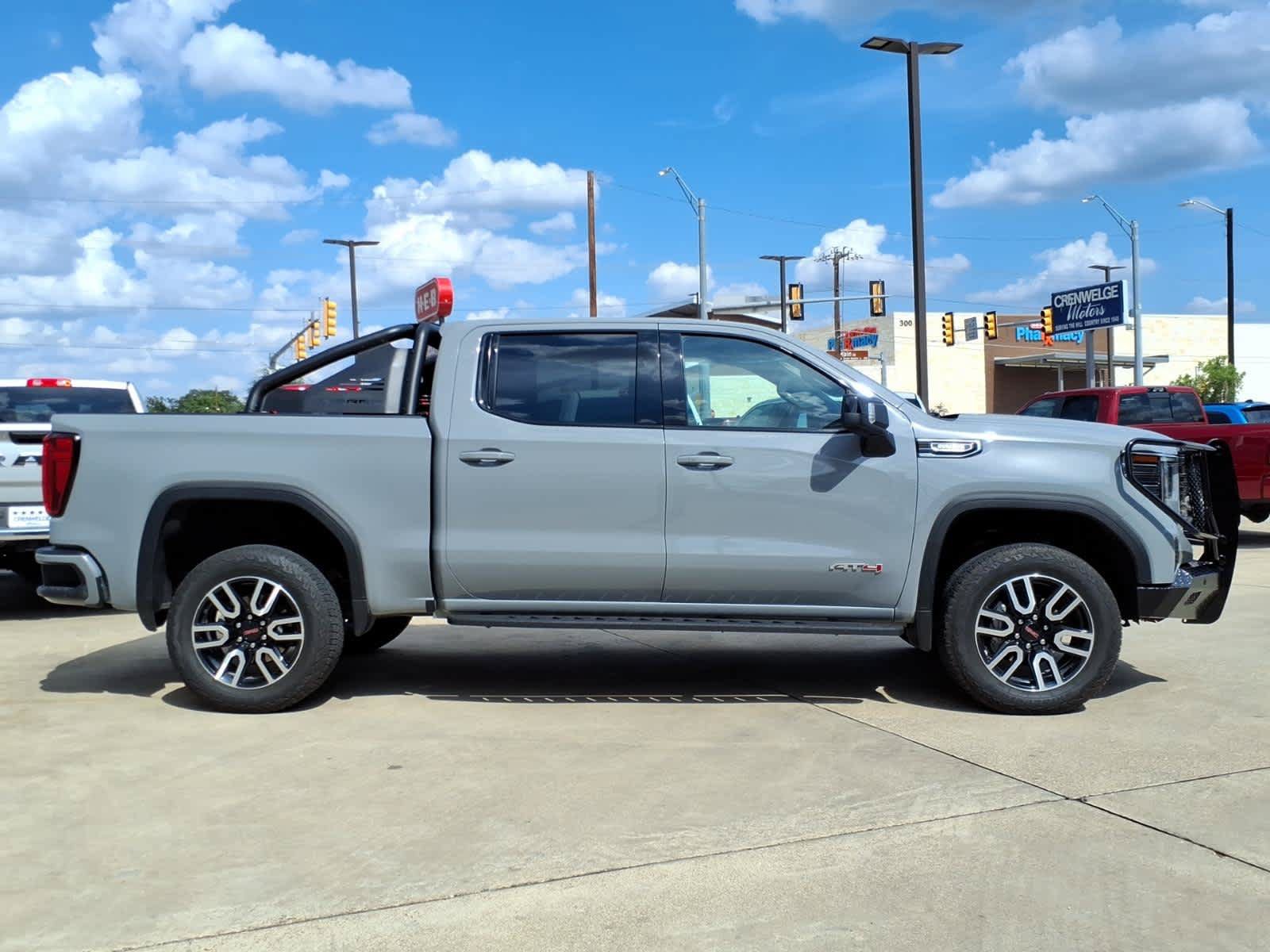 Used 2025 GMC Sierra 1500 AT4 w/ AT4 Premium Package AWD/4WD image 26