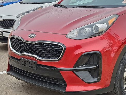 Used 2021 Kia Sportage LX image 2