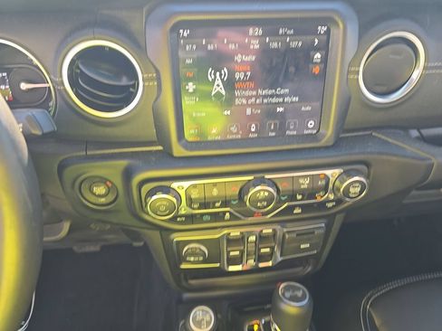 Used 2022 Jeep Wrangler Unlimited Sahara w/ Cold Weather Group AWD/4WD image 6