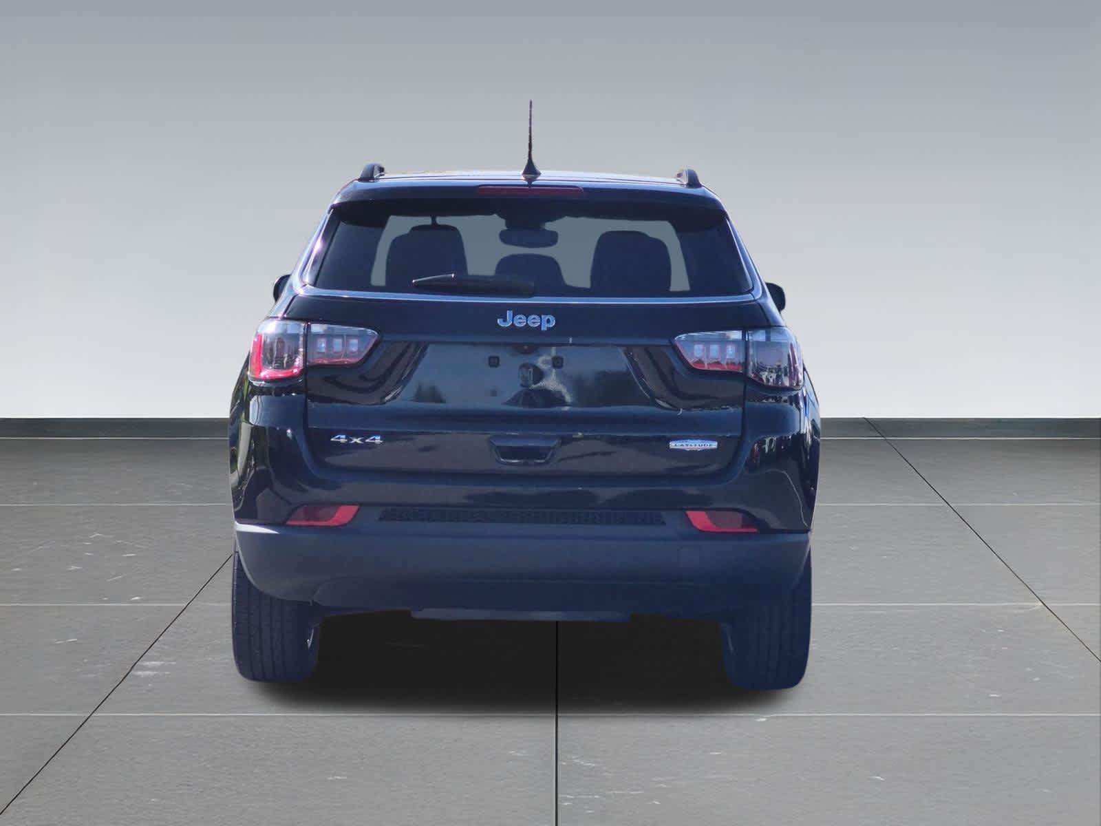 Used 2022 Jeep Compass Latitude w/ Convenience Group AWD/4WD image 5