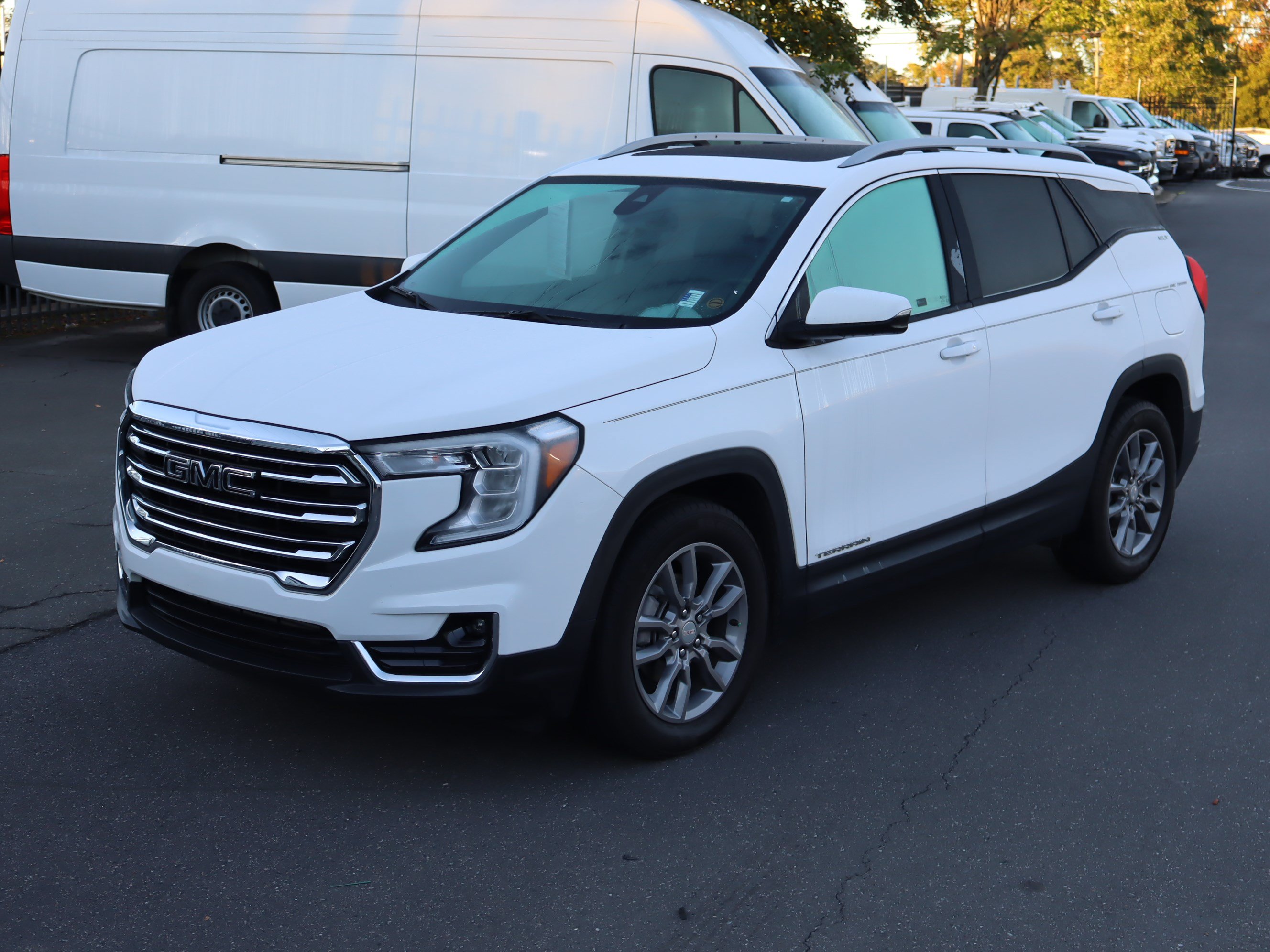 Used 2024 GMC Terrain SLT FWD image 16
