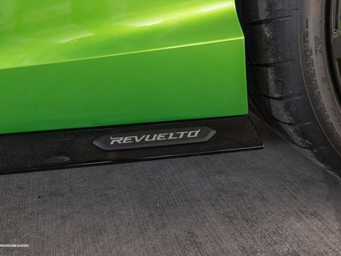 Used 2024 Lamborghini Revuelto image 8