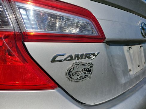 Used 2013 Toyota Camry image 7