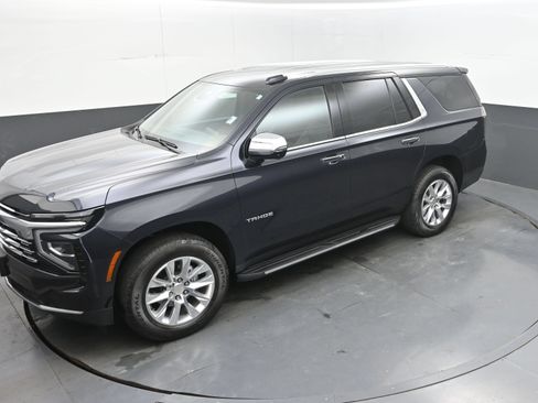 Used 2025 Chevrolet Tahoe Premier AWD/4WD image 31