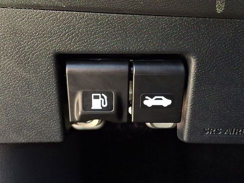 Used 2025 Nissan Versa SR w/ Trunk Package FWD image 26