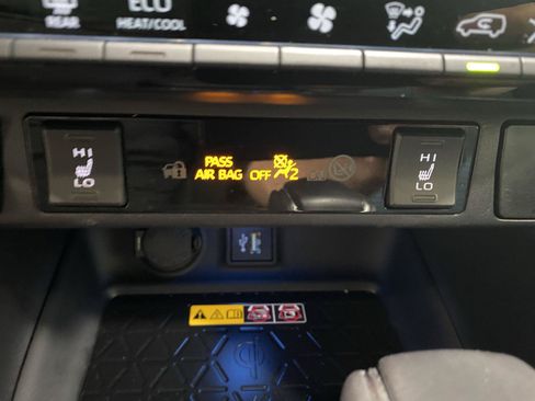 Certified 2024 Toyota RAV4 XSE w/ Advanced Technology Package AWD/4WD image 31