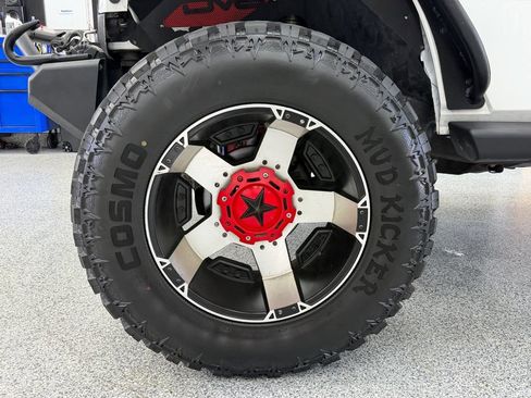 Used 2016 Jeep Wrangler Unlimited Rubicon w/ Connectivity Group AWD/4WD image 46
