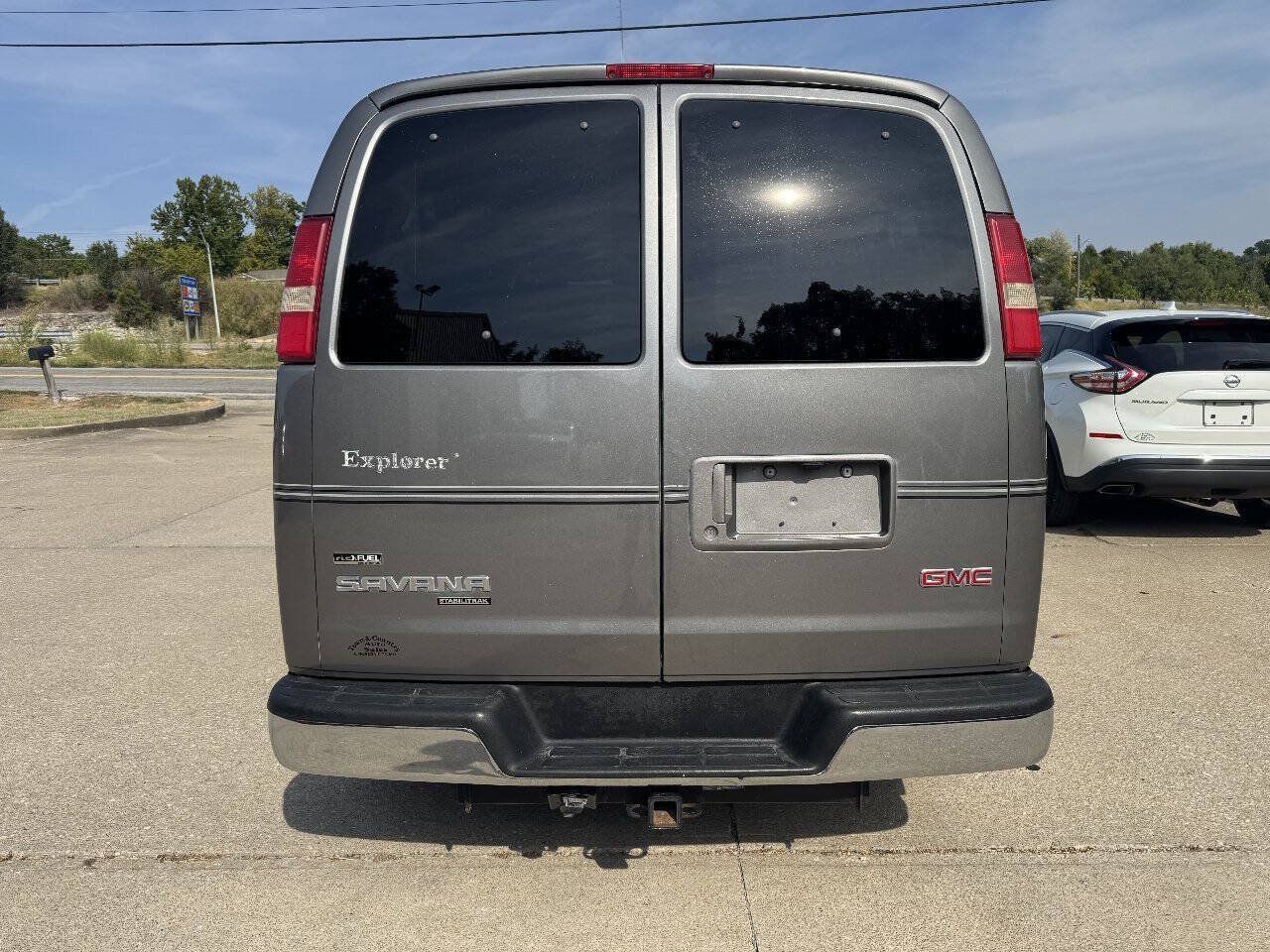 Used 2010 GMC Savana 1500 w/ Preferred Equipment Group RWD image 8