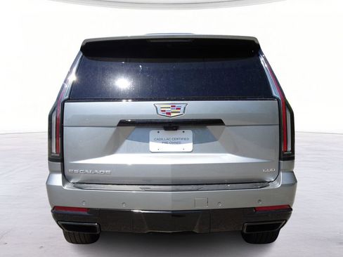 Certified 2025 Cadillac Escalade Sport Platinum w/ LPO, Floor Liner Package AWD/4WD image 4