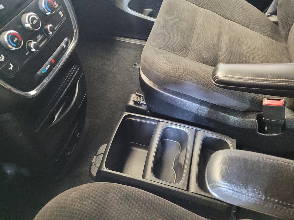 Used 2018 Dodge Grand Caravan SE FWD image 26