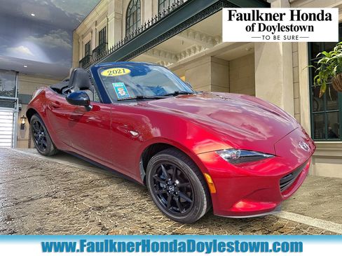Used 2021 MAZDA MX-5 Miata Sport RWD image 1