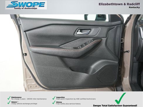 Used 2025 Nissan Rogue SV AWD/4WD image 14
